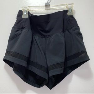 Womens Lululemon Size 4 hotty hot hr short mesh